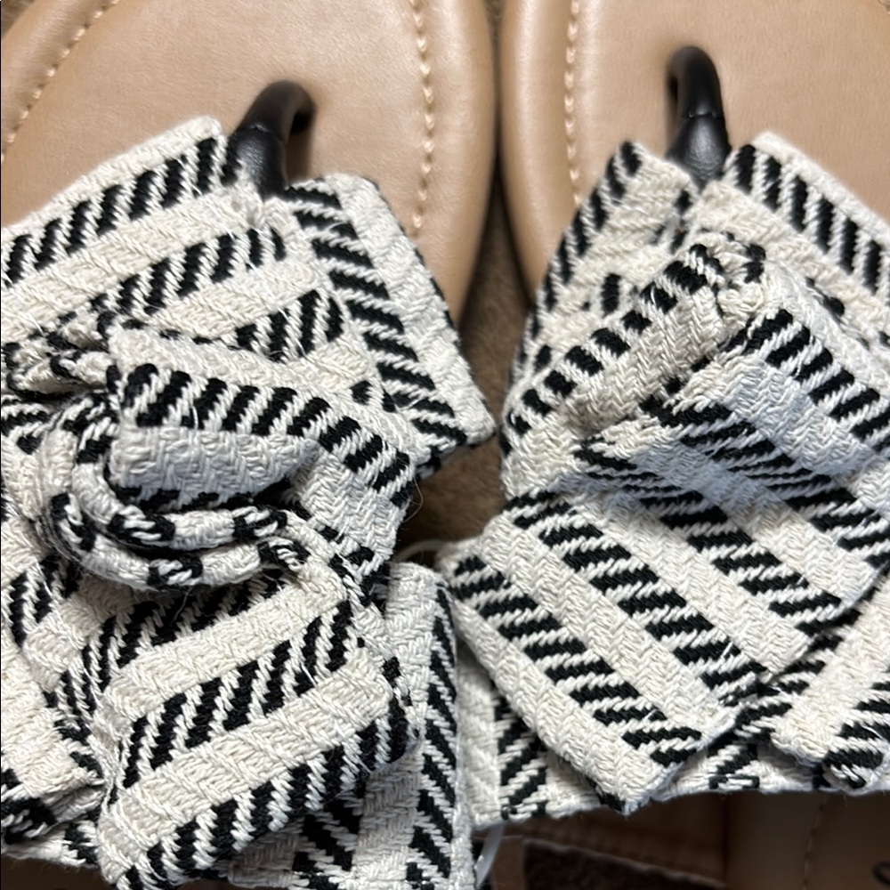 Qupid Black and White Striped Sandals - Picture 10 of 13